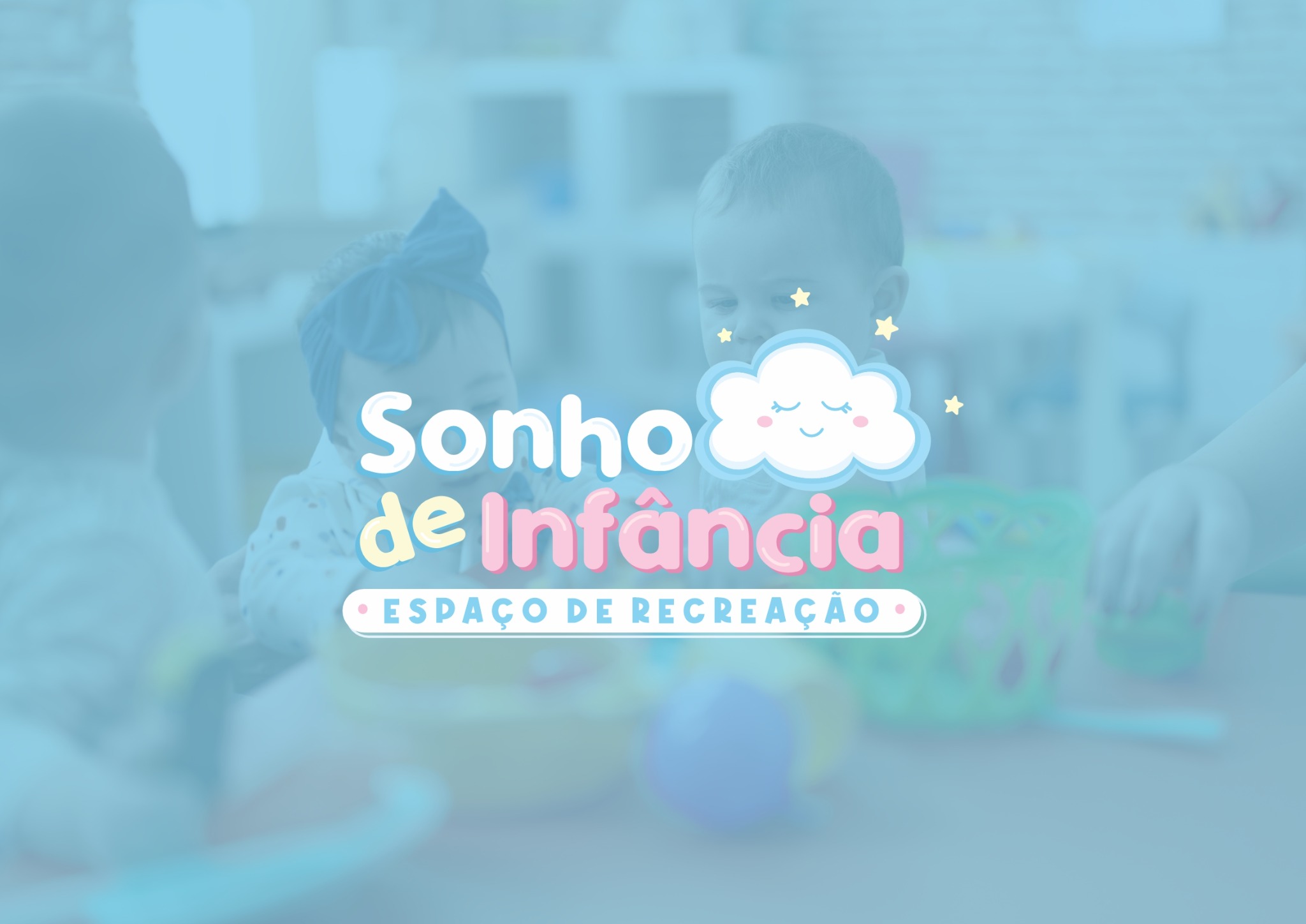 Bebês em um ambiente acolhedor